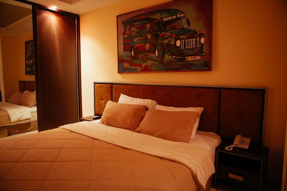 Frankie'S Foods And Rooms Аккра Екстер'єр фото